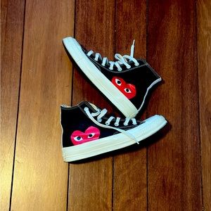 converse X commes de garcon. Woman’s size 7 / Mens size 5 US